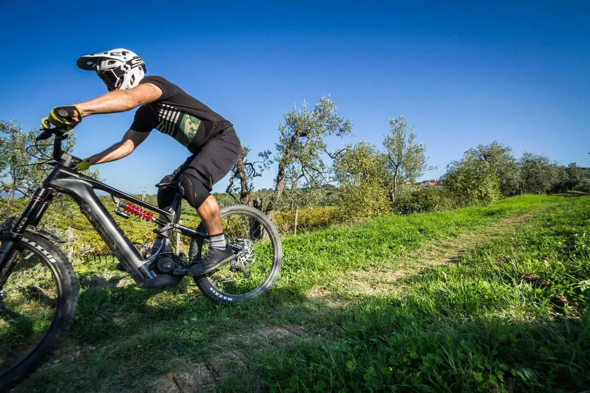 Cannondale Moterra Neo LT2: l'enduro con ammortizzatore a molla. Il nostro TEST [VIDEO]