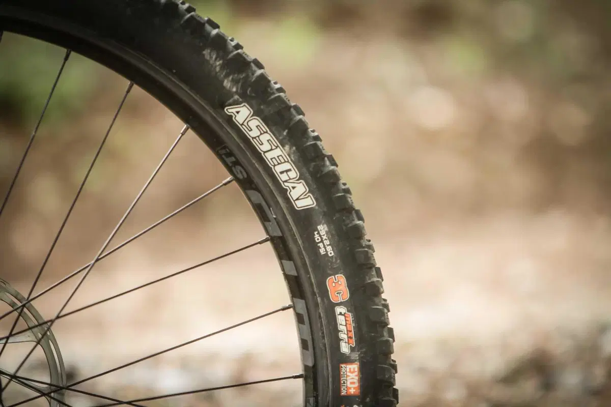 Cannondale Moterra Neo LT2: l'enduro con ammortizzatore a molla. Il nostro TEST [VIDEO] (12)