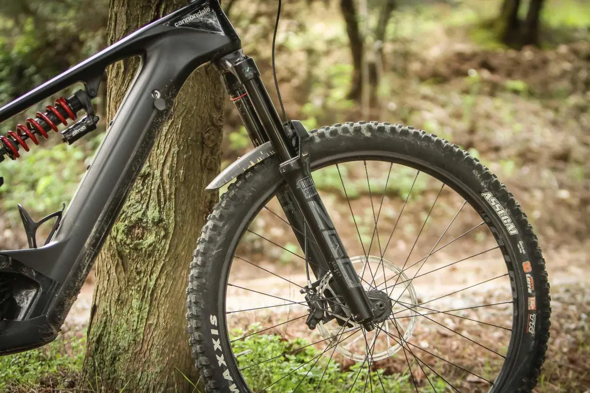 Cannondale Moterra Neo LT2: l'enduro con ammortizzatore a molla. Il nostro TEST [VIDEO] (15)