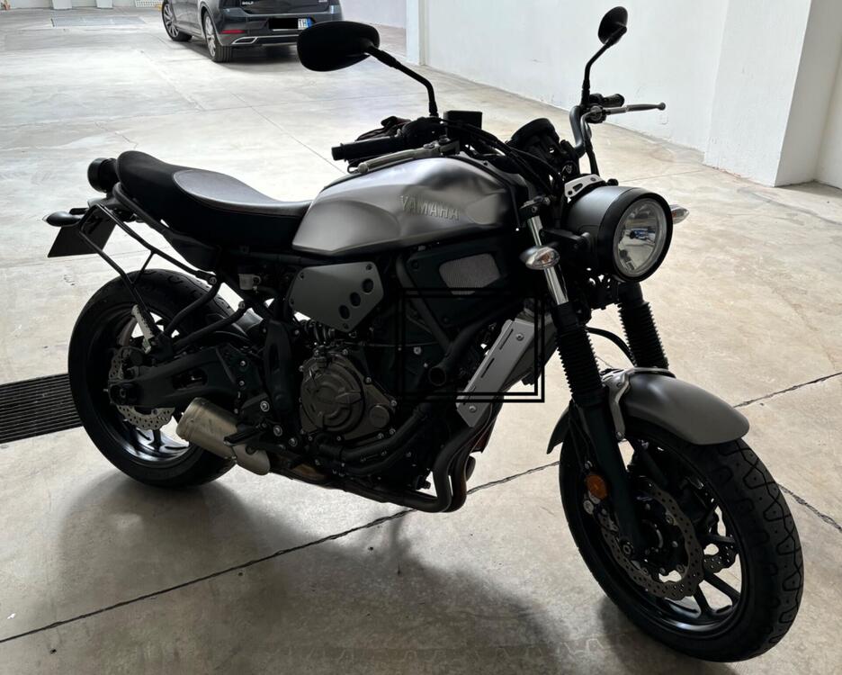 Yamaha XSR 700 ABS (2016 - 20) (4)