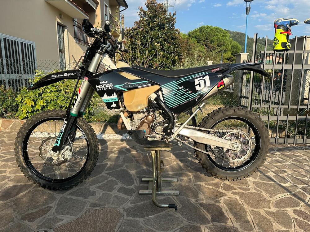 Husqvarna FE 250 (2018) (2)