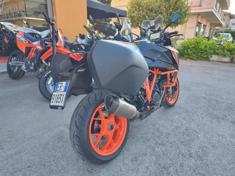 KTM 1290 Super Duke GT (2019 - 20) (4)