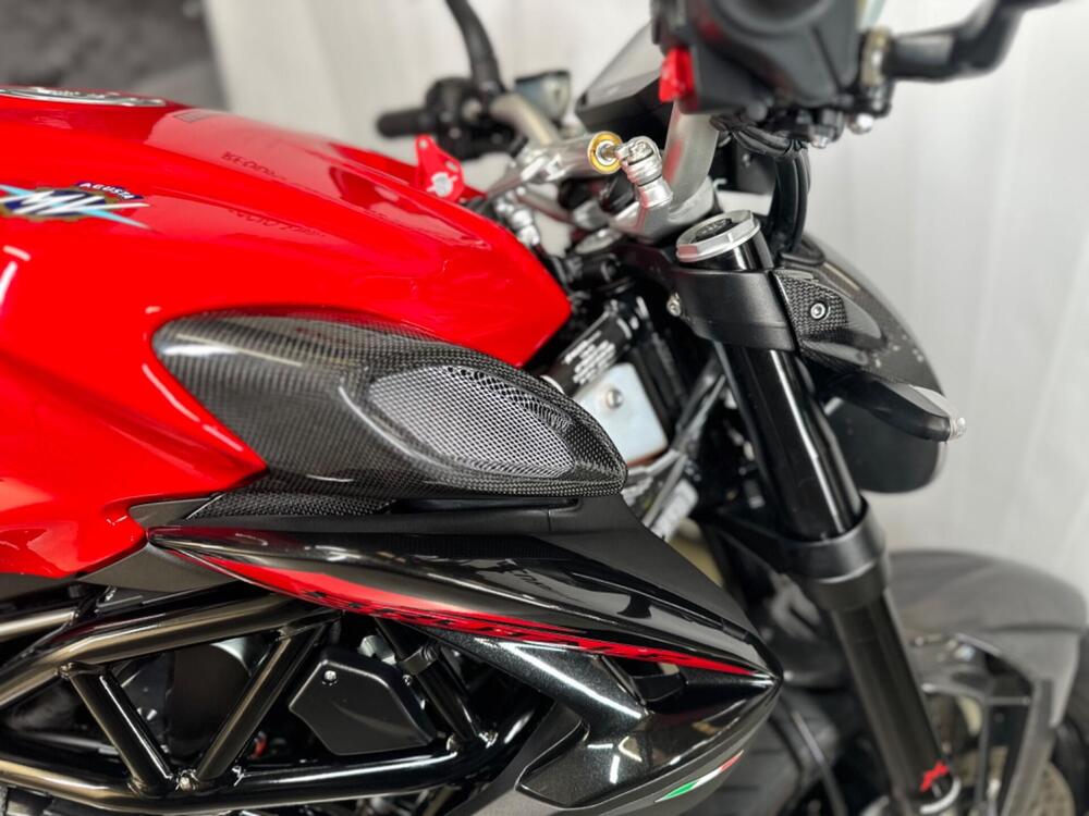 MV Agusta Brutale 800 Rosso (2021 - 23) (3)