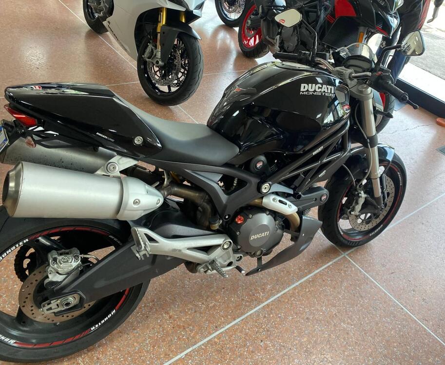 Ducati Monster 696 Plus (2007 - 14) (3)