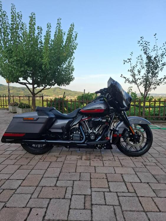 Harley-Davidson 117 Street Glide (2018 - 20) - FLHXSE (2)