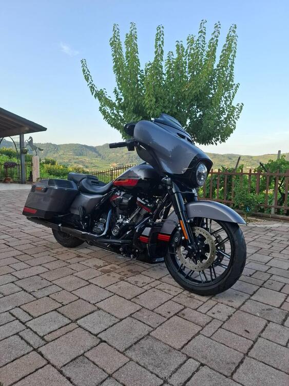 Harley-Davidson 117 Street Glide (2018 - 20) - FLHXSE (3)