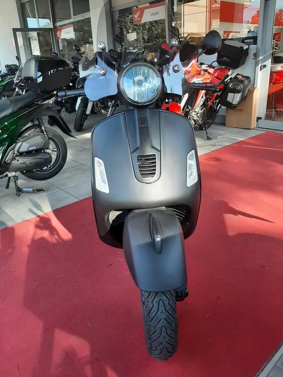 Vespa GTS 300 (2010 - 14) (2)