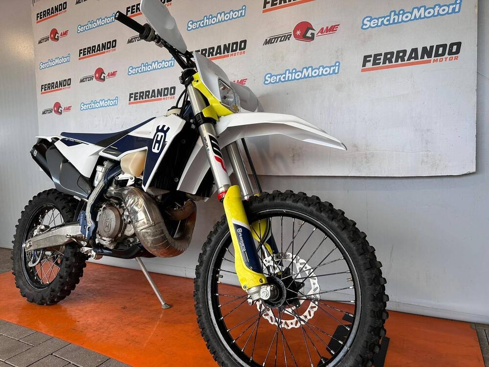 Husqvarna TE 300i (2020) (2)