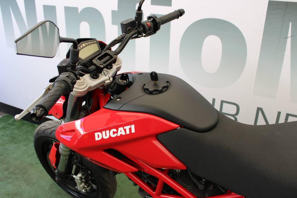 Ducati Hypermotard 796 (2012) (5)