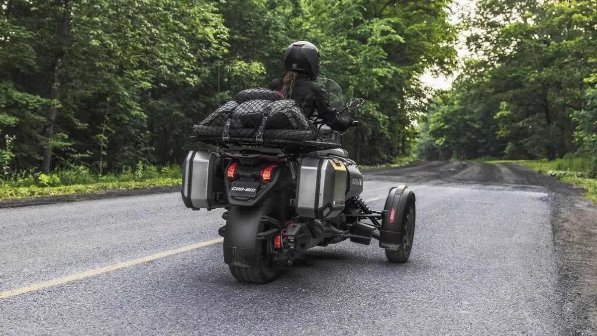 Vuoi una GS Adventure ma con tre ruote? Ci ha già pensato Can-Am. Ecco il Canyon (23)