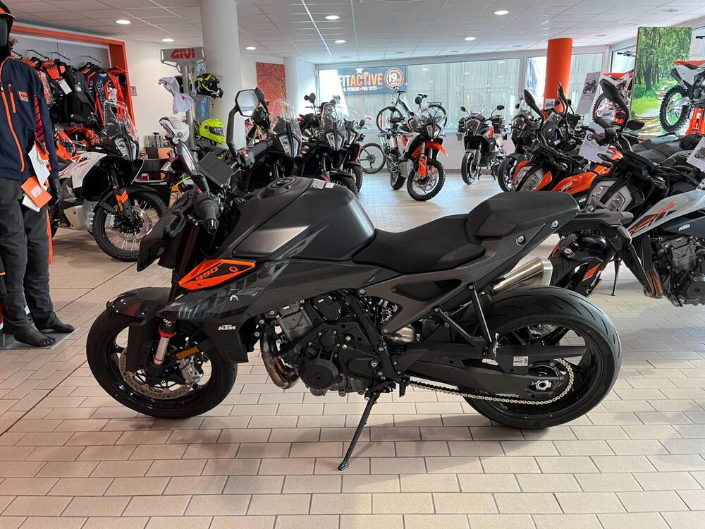 KTM 990 Duke (2024)