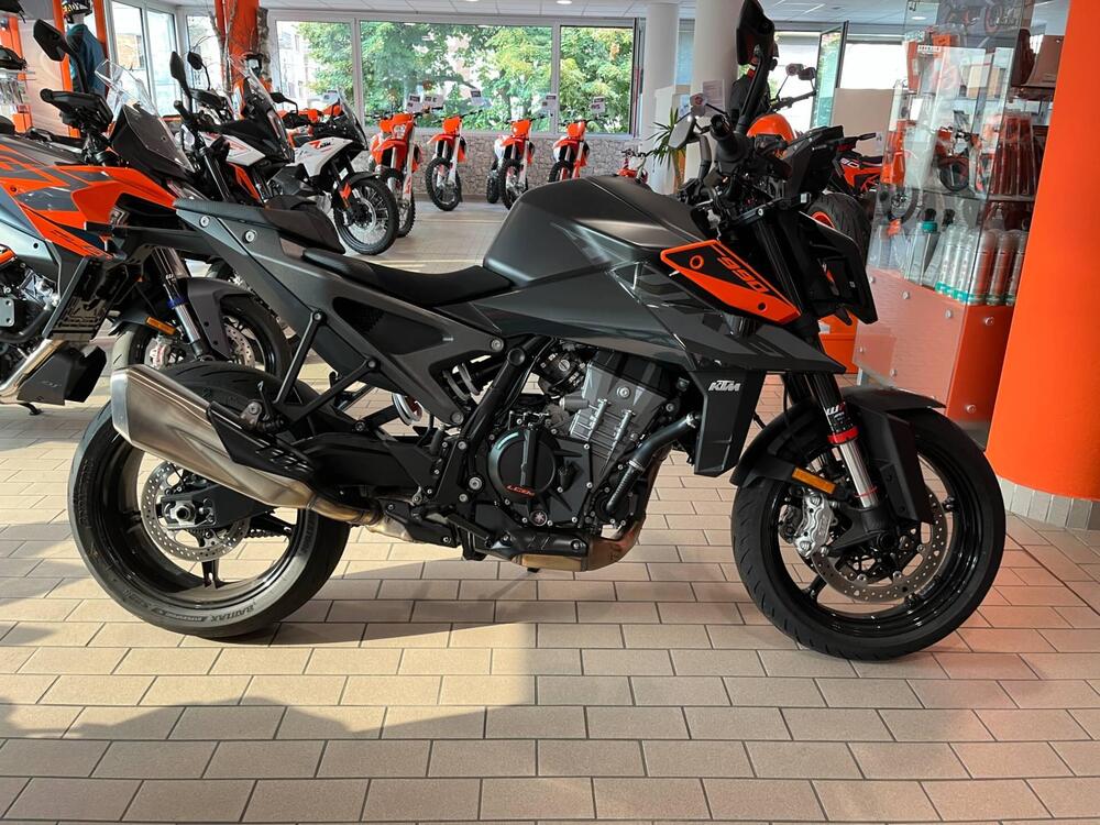 KTM 990 Duke (2024) (2)