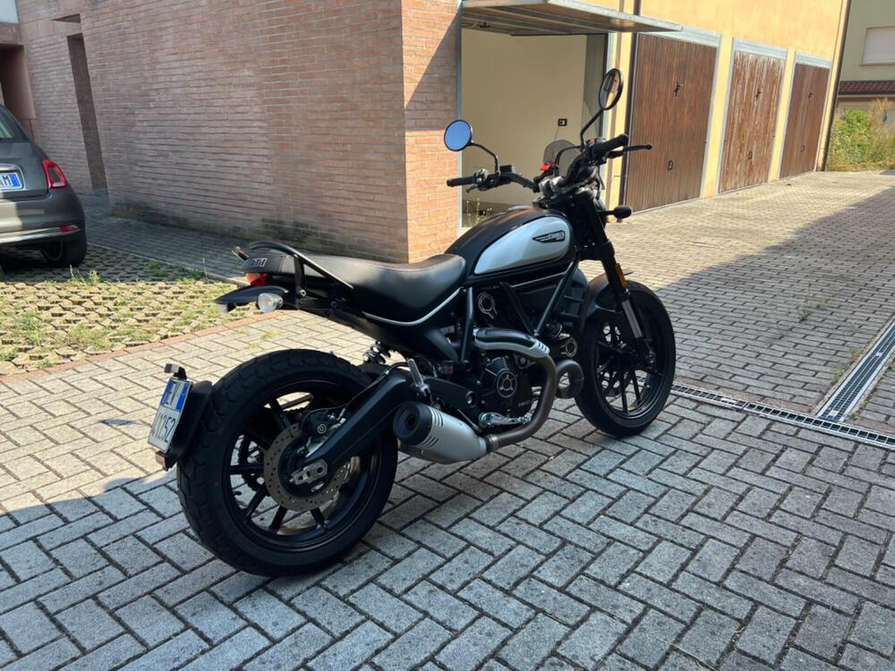 Ducati Scrambler 800 Icon Dark (2021 - 22) (2)