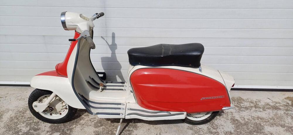 Innocenti Lambretta 125 (2)