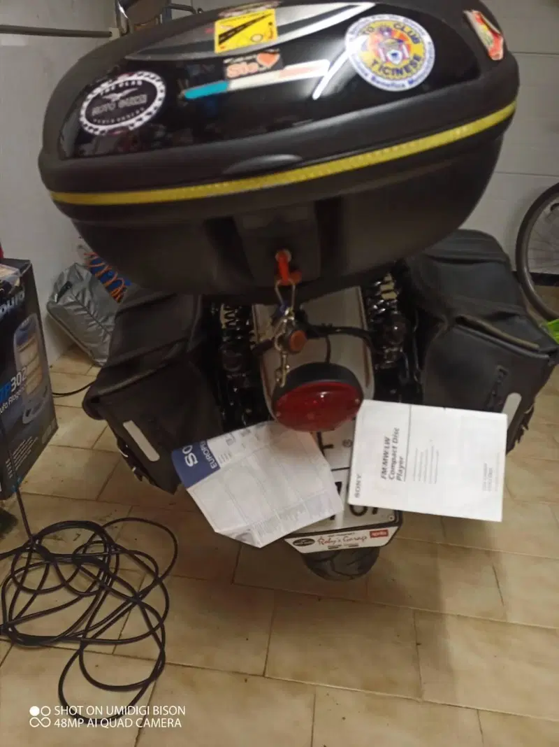 Moto Guzzi V9 Roamer (2016 - 18) (14)