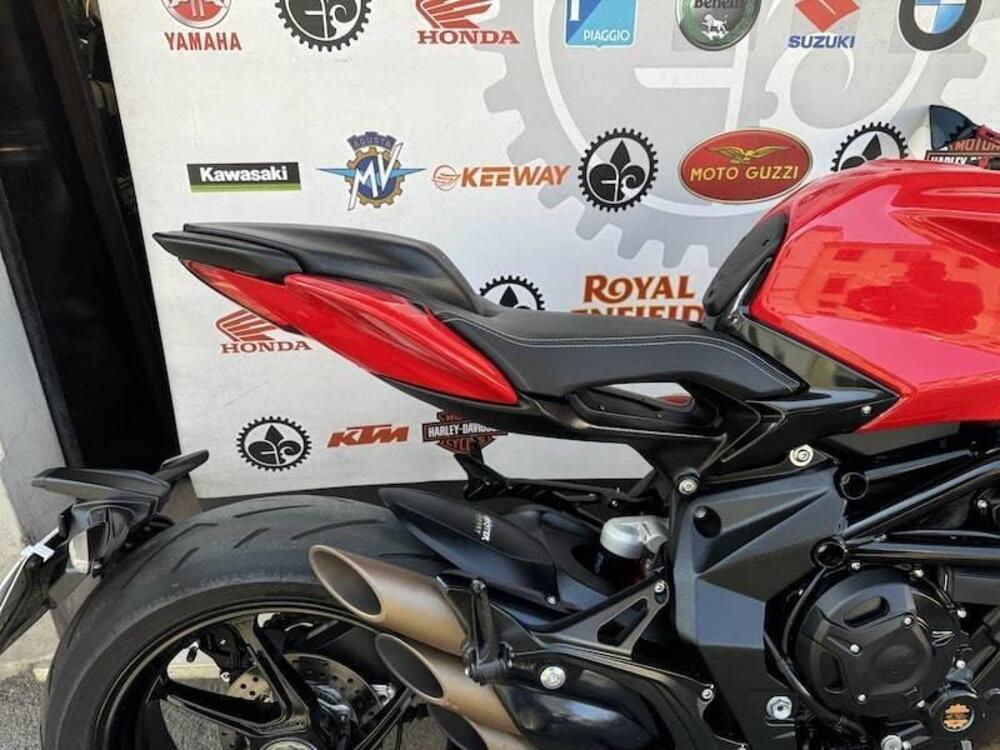 MV Agusta Brutale 800 Rosso (2021 - 23) (4)