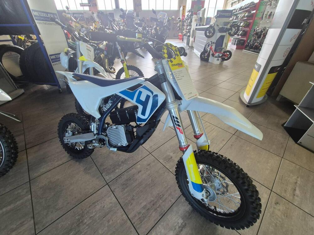 Husqvarna EE 5 (2021 - 22) (2)