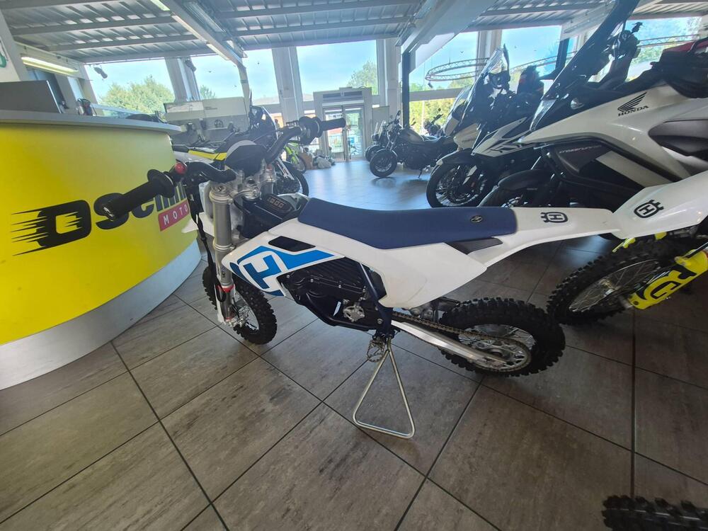 Husqvarna EE 5 (2021 - 22) (3)