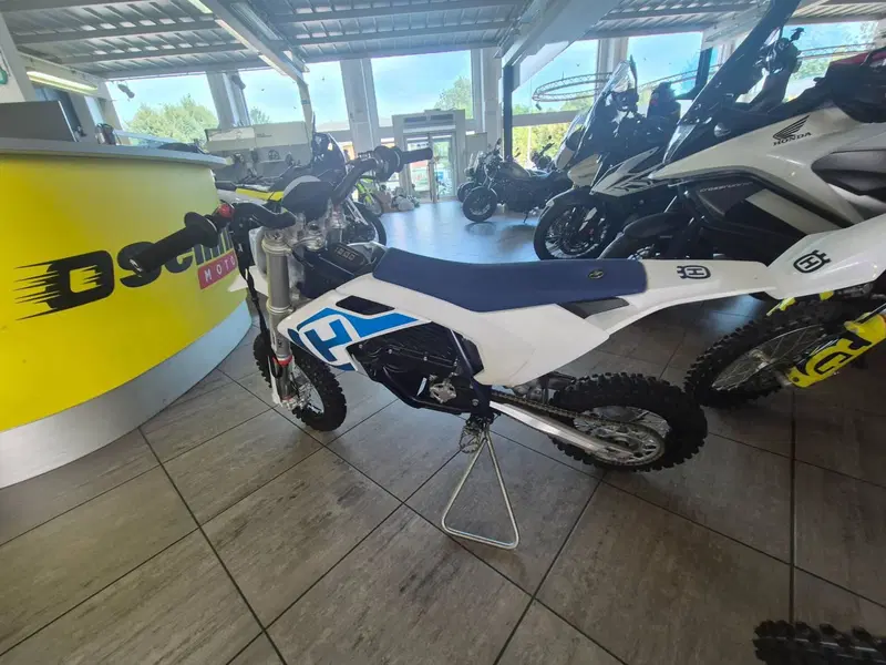 Husqvarna EE 5 (2021 - 22) (4)