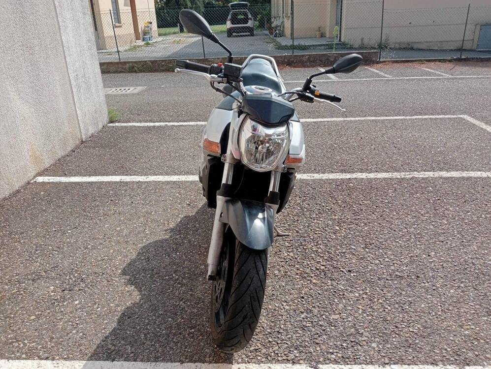 Suzuki GSR 600 (2006 - 11) (3)