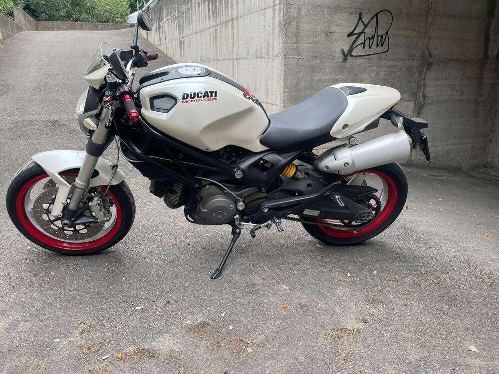 Ducati Monster 696 Plus (2007 - 14) (2)