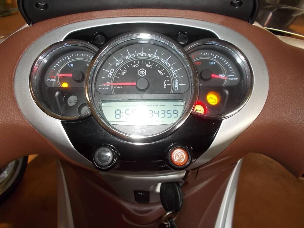 Piaggio Beverly 350 ABS (2016 - 20) (3)