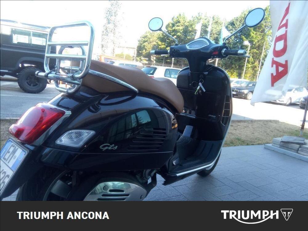 Vespa GTS 300 (2017 - 18) (2)