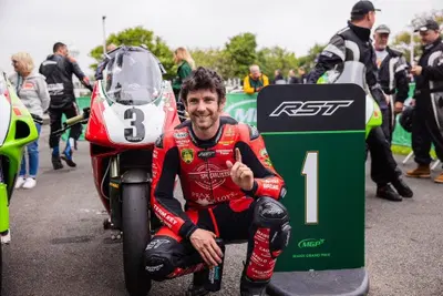 Manx GP 2024: Una Ducati 916 vince la Classic Superbike. Bonetti e la Bimota quattordicesimi
