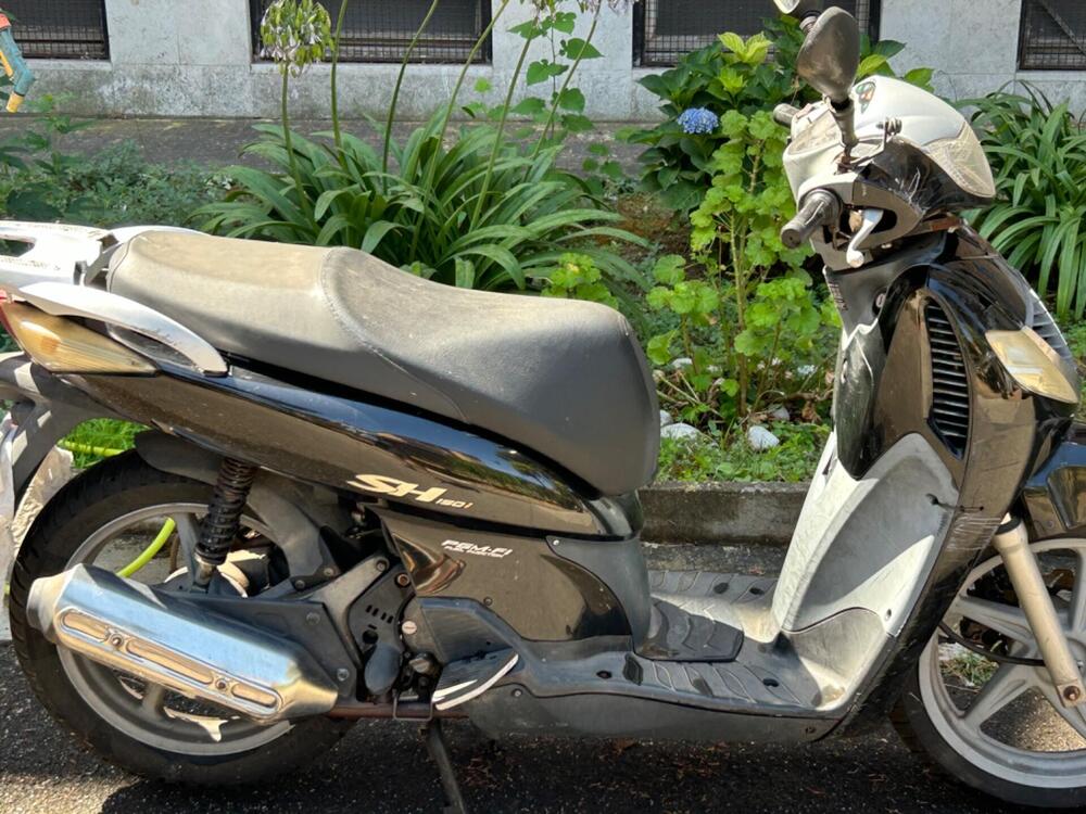 Honda SH 150 (2000 - 06) (2)