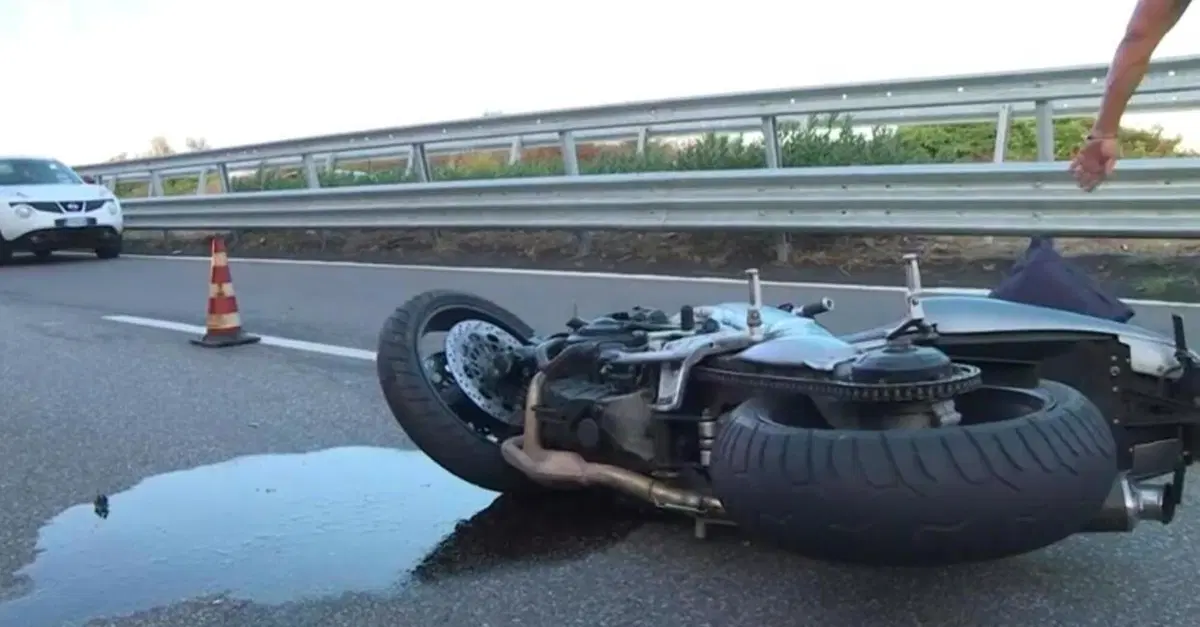 Catania, incidente auto-moto sull'A18. Motociclista 40enne perde la vita