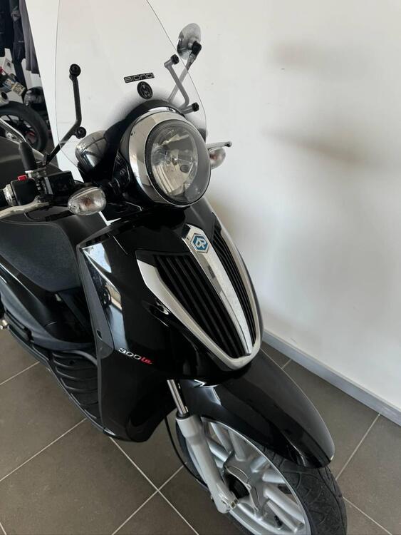 Piaggio Carnaby Cruiser 300 (2008 - 13) (3)