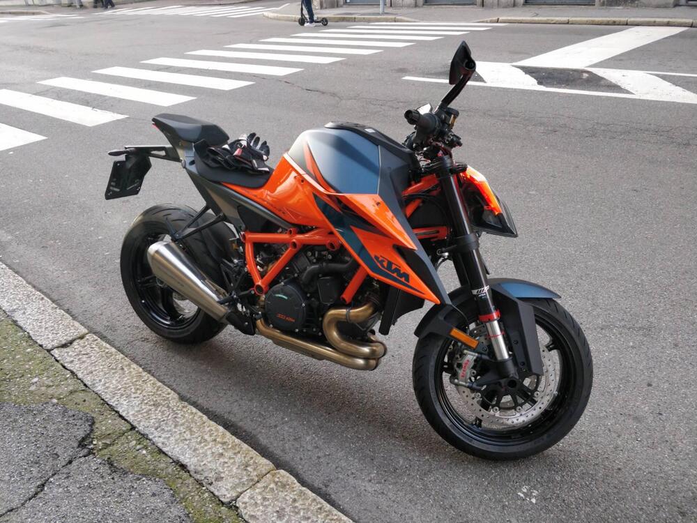 KTM 1290 Super Duke R (2021) (2)