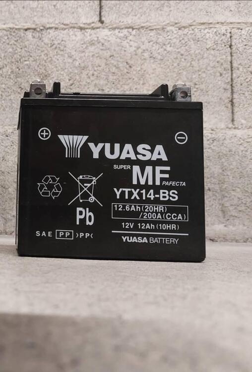 BATTERIA MOTO Yuasa