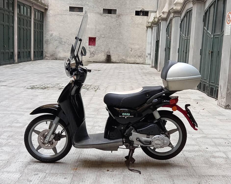 Aprilia Scarabeo 100 (2002 - 06) (2)