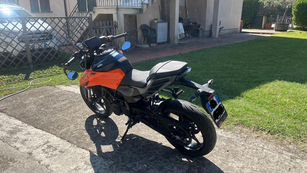 KTM 125 Duke (2024) (3)