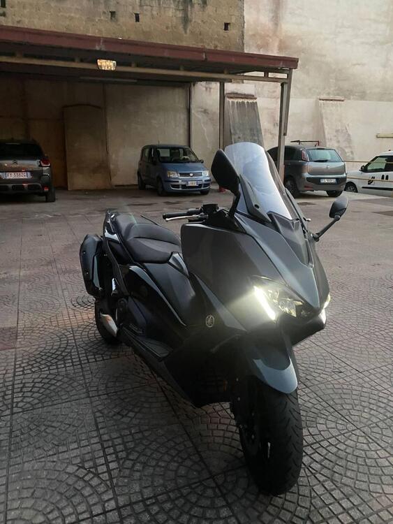 Yamaha T-Max 560 Tech Max (2021)