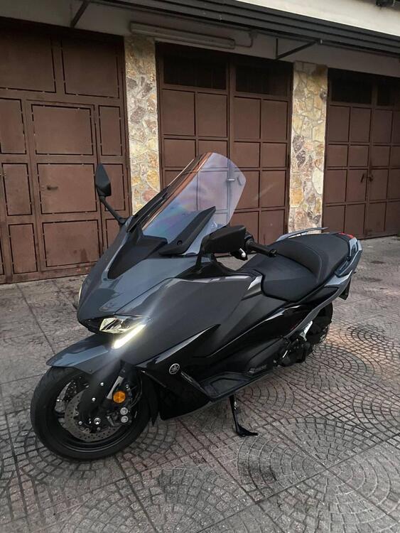 Yamaha T-Max 560 Tech Max (2021) (2)