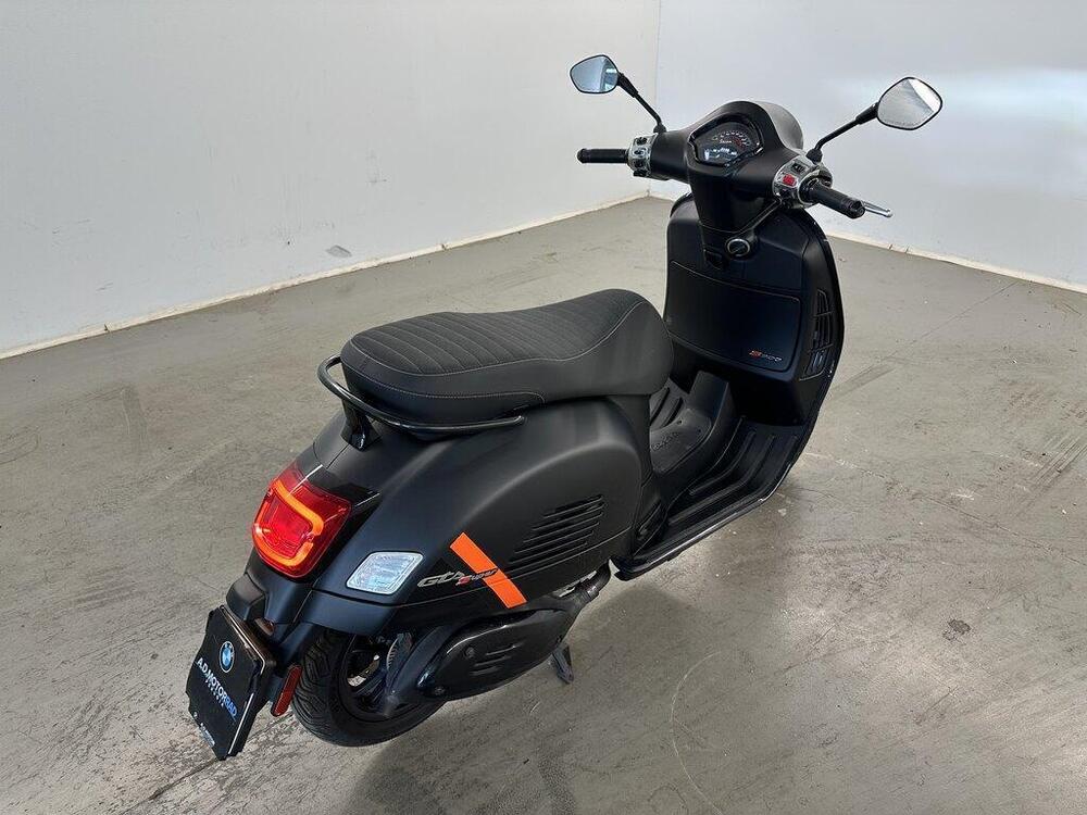 Vespa GTS 300 (2023 - 24) (2)