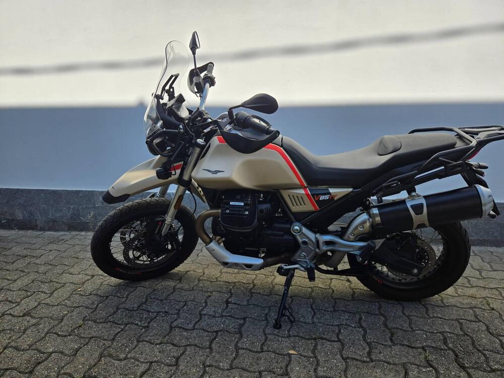 Moto Guzzi V85 TT Travel (2021 - 23) (5)