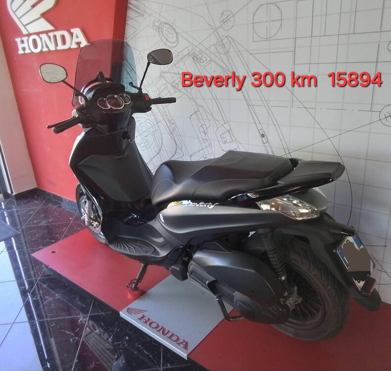 Piaggio Beverly 300 i.e. (2010 - 16) (2)