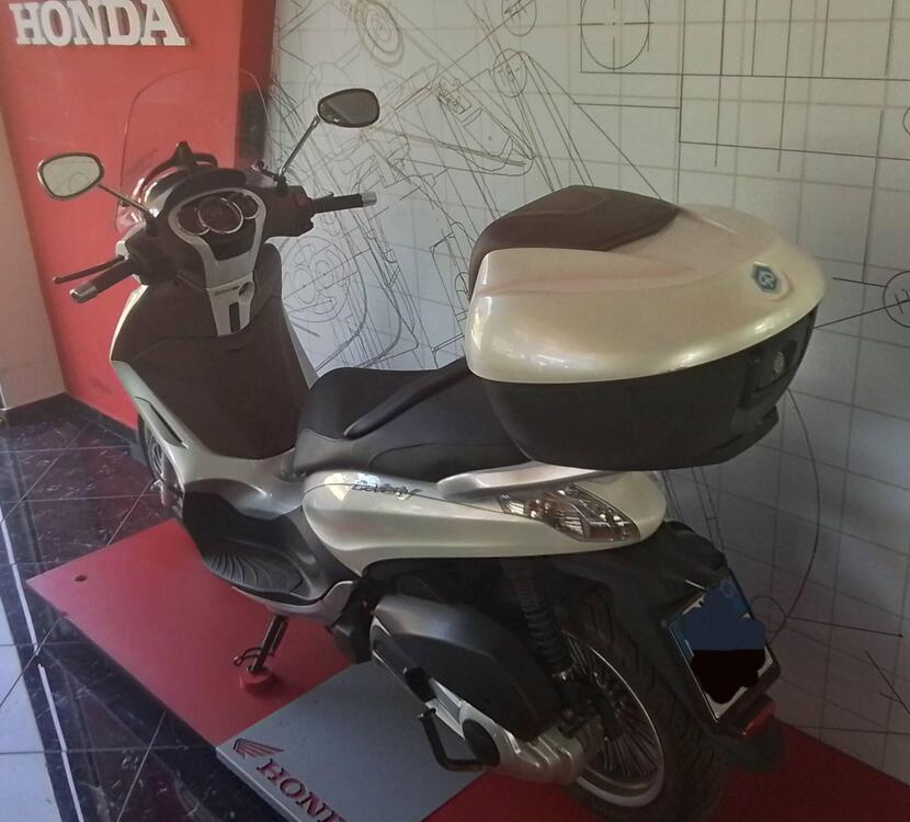 Piaggio Beverly 300 i.e. (2010 - 16) (4)