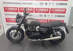 Triumph Street Twin 900 (2021 - 22) usata