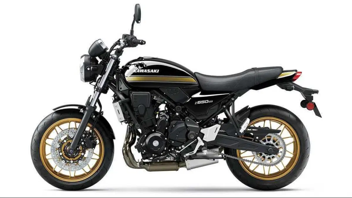 Kawasaki Z650 RS, nuovi colori 2025 per la modern classic giapponese (5)