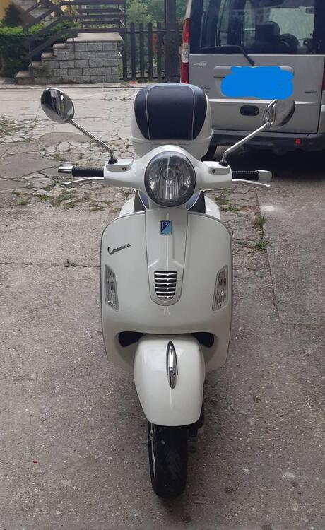 Vespa GTS 300 (2010 - 14) (2)