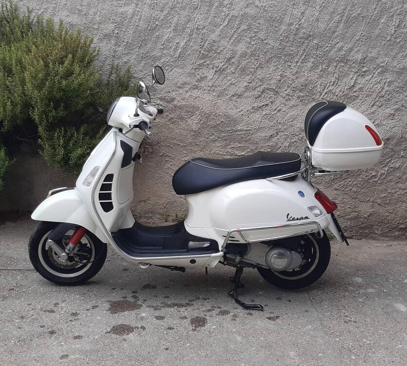 Vespa GTS 300 (2010 - 14) (3)