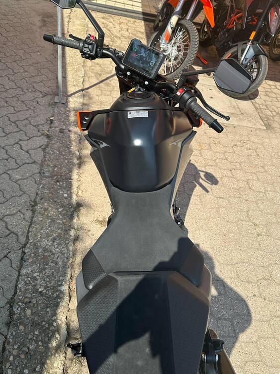 KTM 990 Duke (2024) (4)