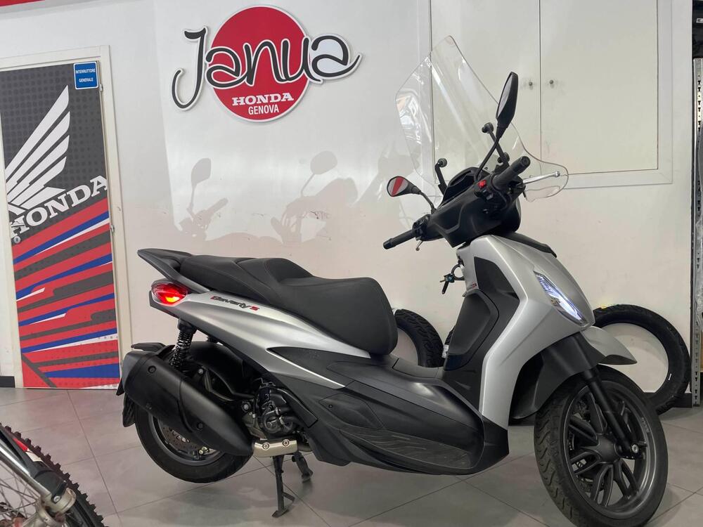 Piaggio Beverly 300 Hpe (2021)