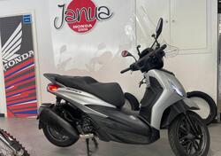 Piaggio Beverly 300 Hpe (2021) usata