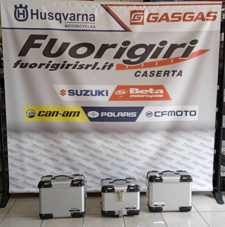 KIT BORSE CF MOTO IN ALLUMINIO PER MT 800 (2)