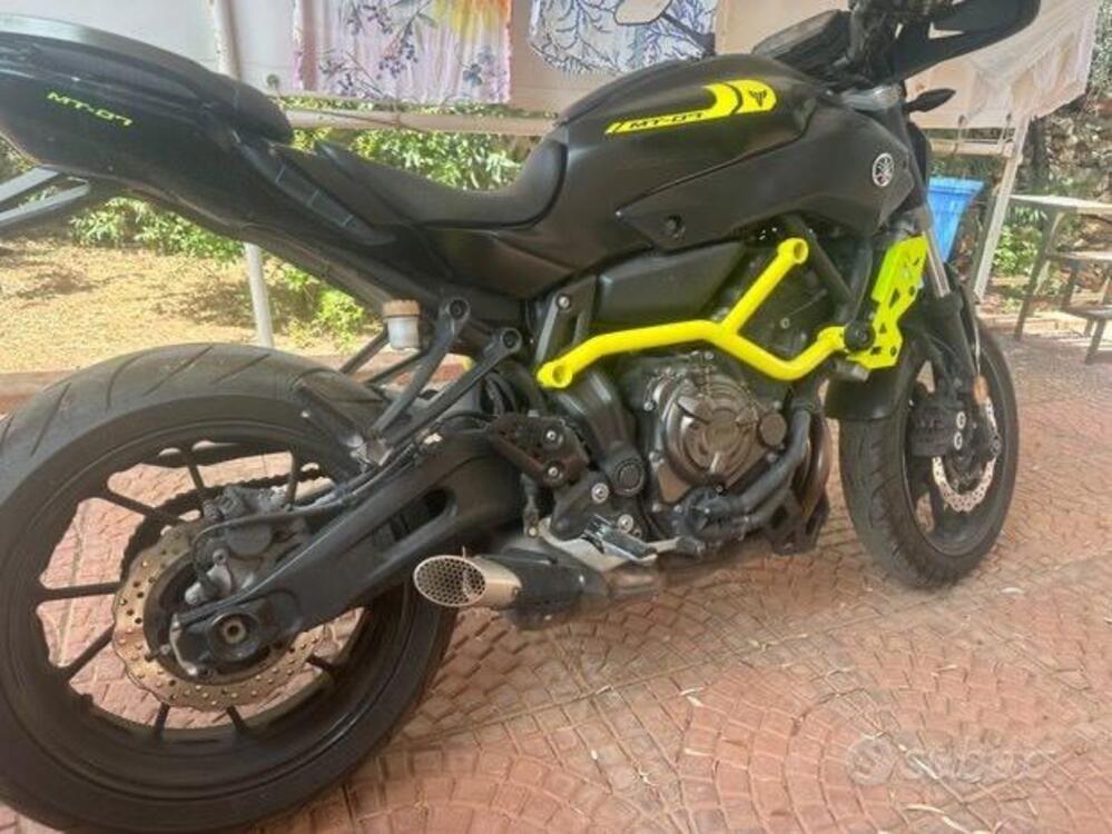 Yamaha MT-07 (2017 - 18) (2)